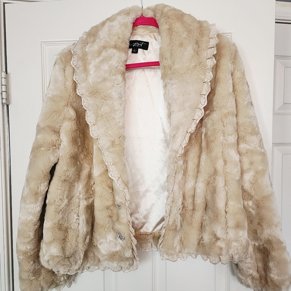 Black Rivet, Faux Fur Cream Jacket Size Large - UNWORN - Picture 8 of 9
